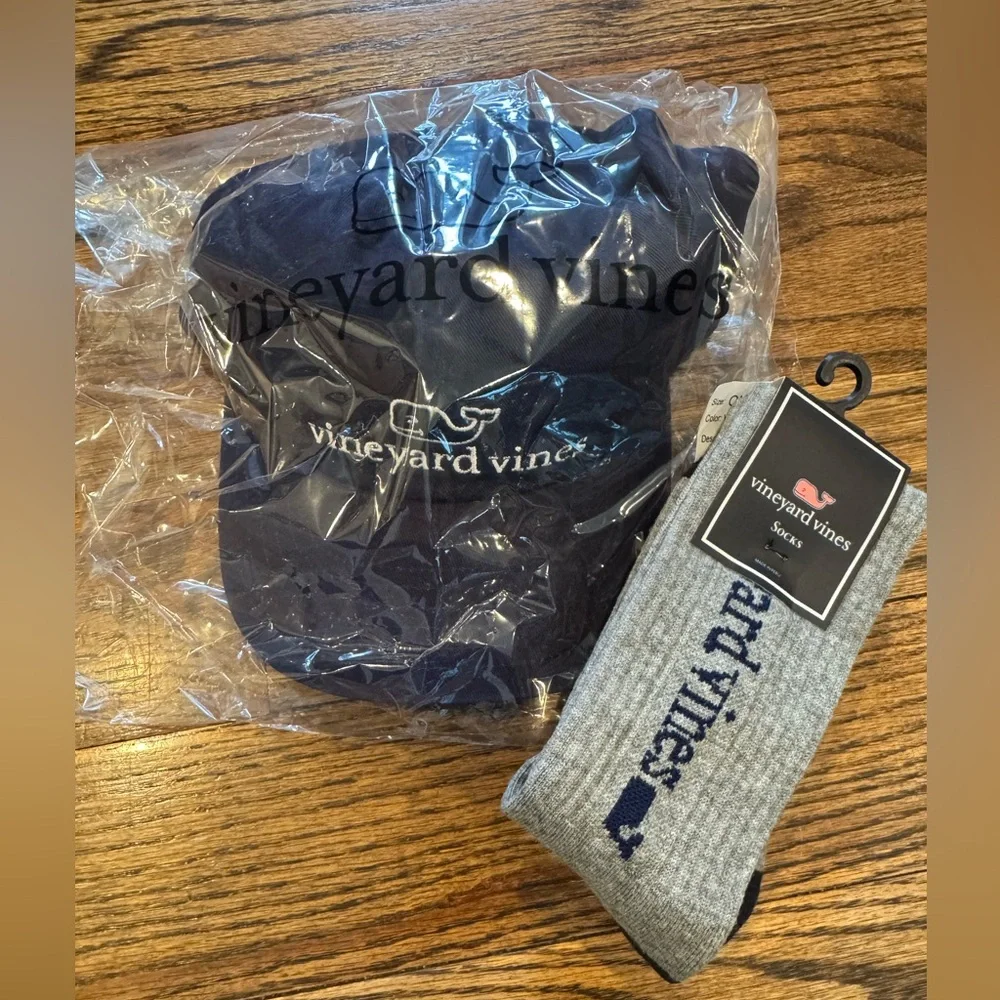 Vineyard Vines Boys Socks & Navy Baseball Hat Set – NWT